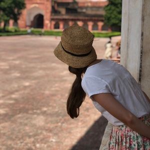 Meet your Posher, Elain